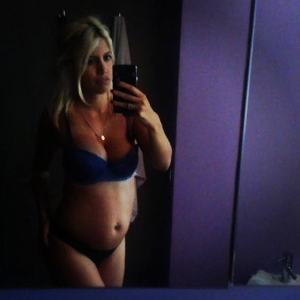 Scatto in lingerie: Wanda  una mamma sexy (Instagram)